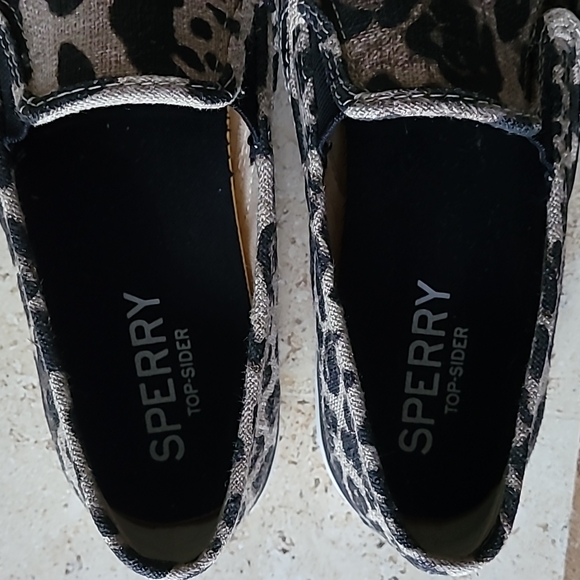 SPERRY Top-siders animal print slip ons. Size 6. - Picture 5 of 11